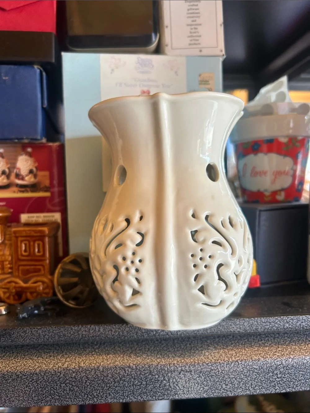 Vintage Yankee Candle Cream Ceramic Fragrance Warmer with Filigree Cutouts